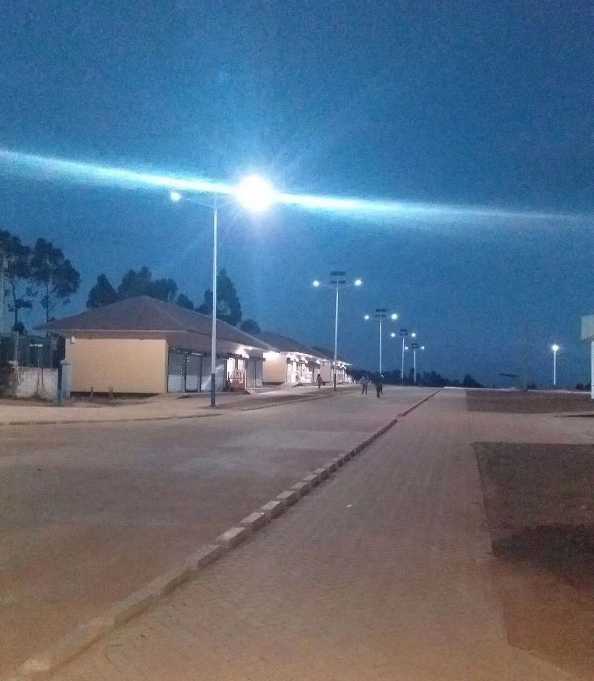 盖州市非洲科特迪瓦太阳能路灯工程